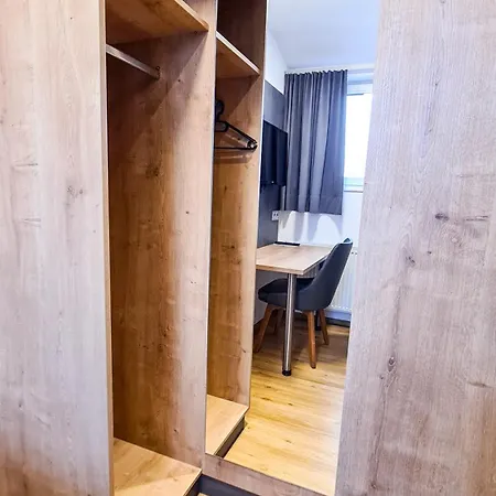 Отель Weissl 3*